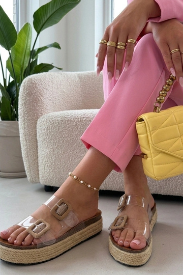 Zapatillas marrones... 2