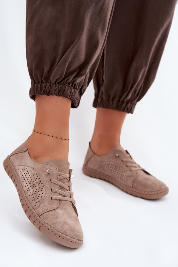 Zapatos de mujer con elementos calados de ante color marrón Feliva 2