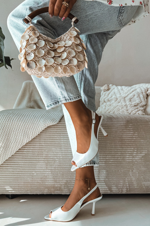 Sandalias de mujer con tacones finos el color blanco Sevina