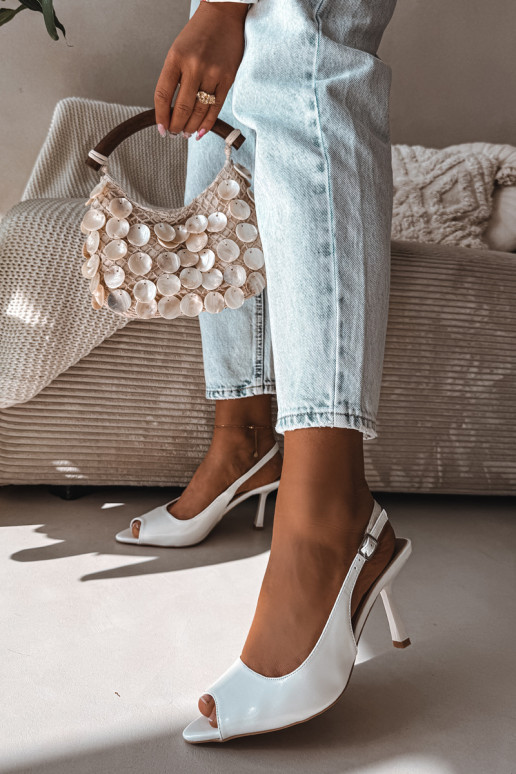 Sandalias de mujer con tacones finos el color blanco Sevina