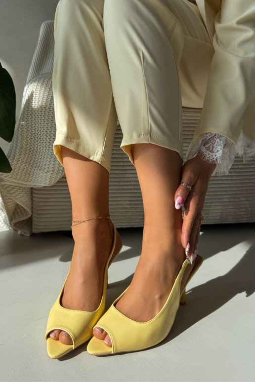 Sandalias de mujer con tacones finos color amarillo Sevina