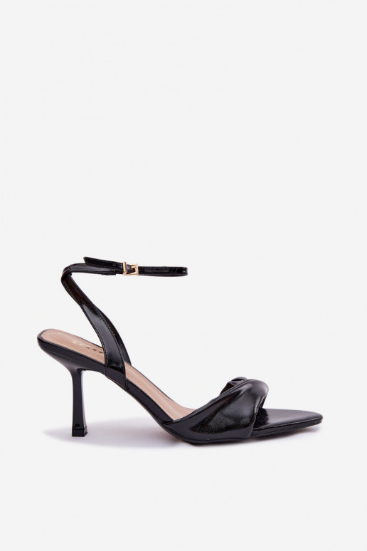 Sandalias de mujer con tacones finos de cuero ecológico de color negro Sedira