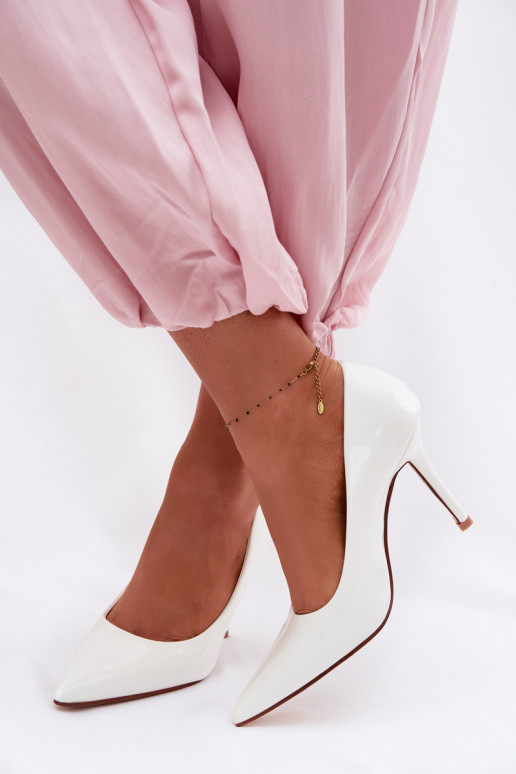 Tacones clásicos de charol.Imitacji Skóry el color blanco Odira