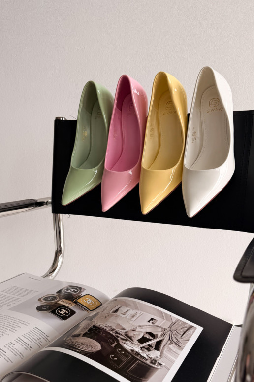 Tacones clásicos de charol.Imitacji Skóry el color blanco Odira