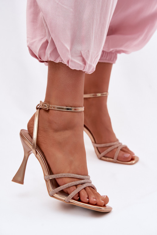 Sandalias de mujer con tacones Ze Zdobionymi Paskami Szampańskie Gedira