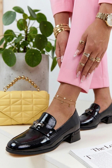 Mocasines negros elegantes lustrados con tacón Cambell 2