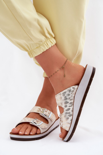 zapatillas de mujer con hebillas Inblu CP000063 el color blanco