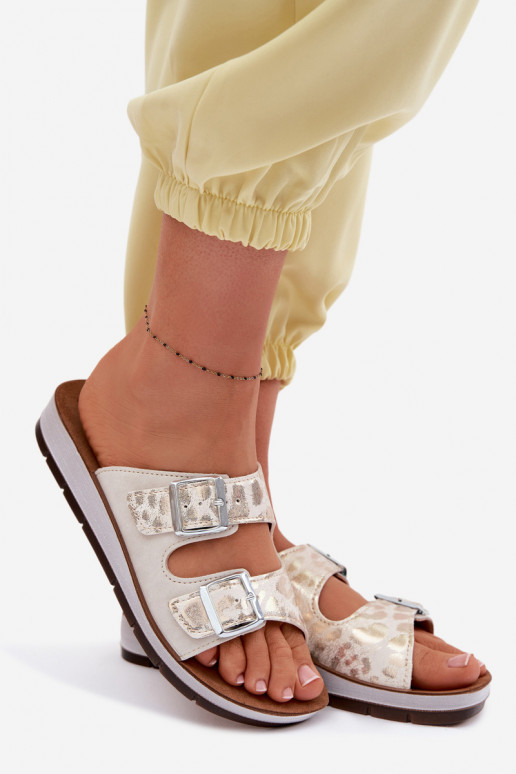 zapatillas de mujer con hebillas Inblu CP000063 el color blanco