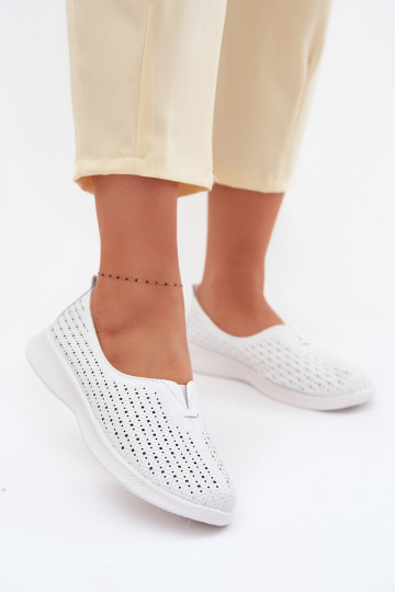 Zapatos de mujer de cuero perforados Eliva color blanco 2