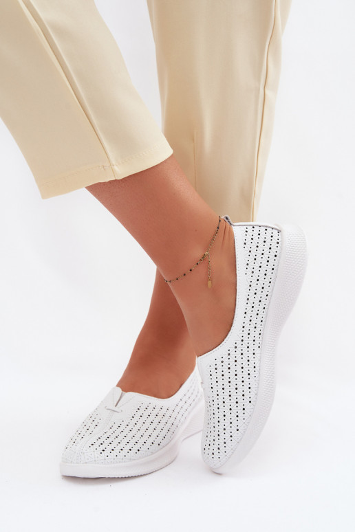 Piel con elementos calados zapatos Femenino el color blanco Eliva