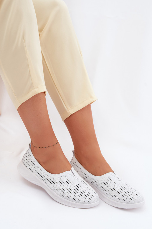 Piel con elementos calados zapatos Femenino el color blanco Eliva