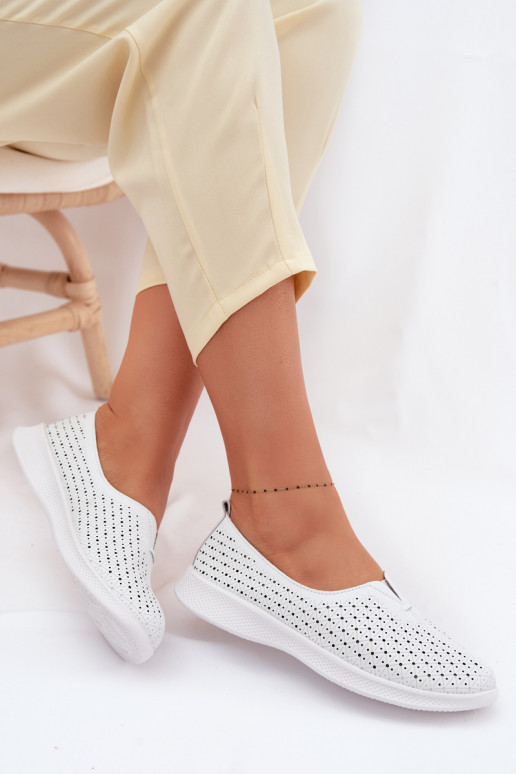 Piel con elementos calados zapatos Femenino el color blanco Eliva