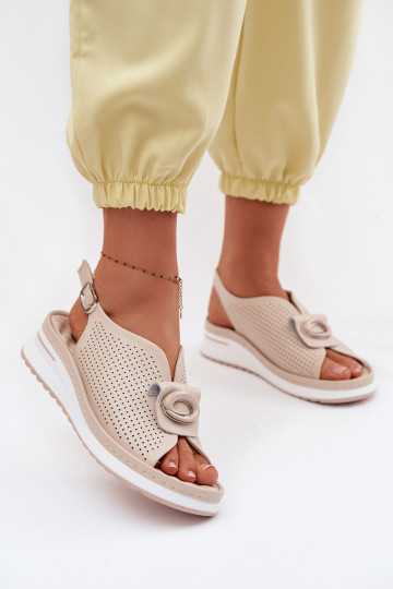 Sandalias de mujer con detalles decorativos Deliva color arena 2