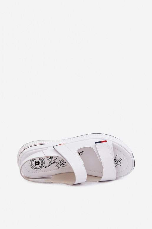 Sandalias de mujer Femenino con una plataforma con sujetadores adhesivos el color blanco Jemela