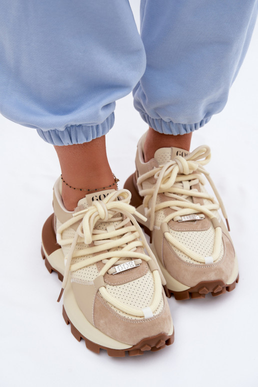 Piel de gamuza Zapatillas modelo zapatos. Femenino GOE TT2N4021 beige