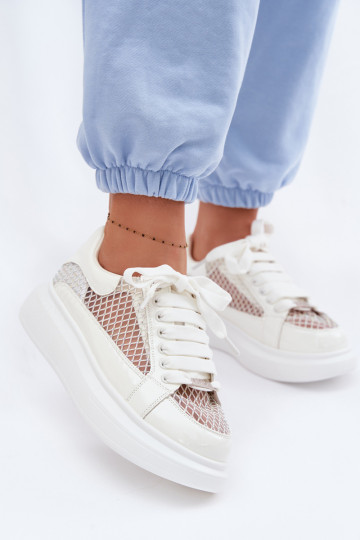 Zapatillas deportivas de mujer de piel blanca con decoración GOE TT2N4010 2