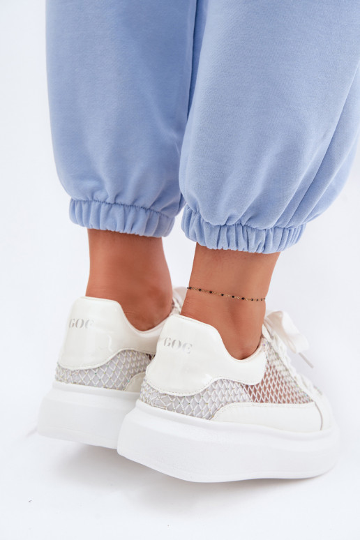 Piel Zapatillas modelo zapatos. Femenino Con decoración GOE TT2N4010 el color blanco