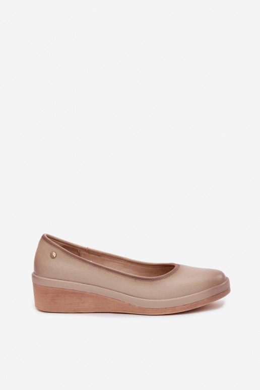 Piel zapatos Femenino con una plataforma Vinceza 39987 beige