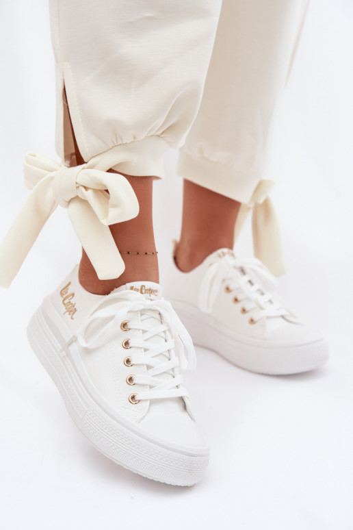 zapatos casuales con una plataforma Lee Cooper LCEN-26-44-4482 el color blanco