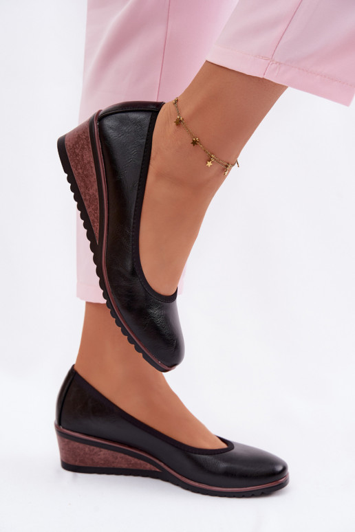 zapatos Femenino con una plataforma Vinceza 58628 de color negro