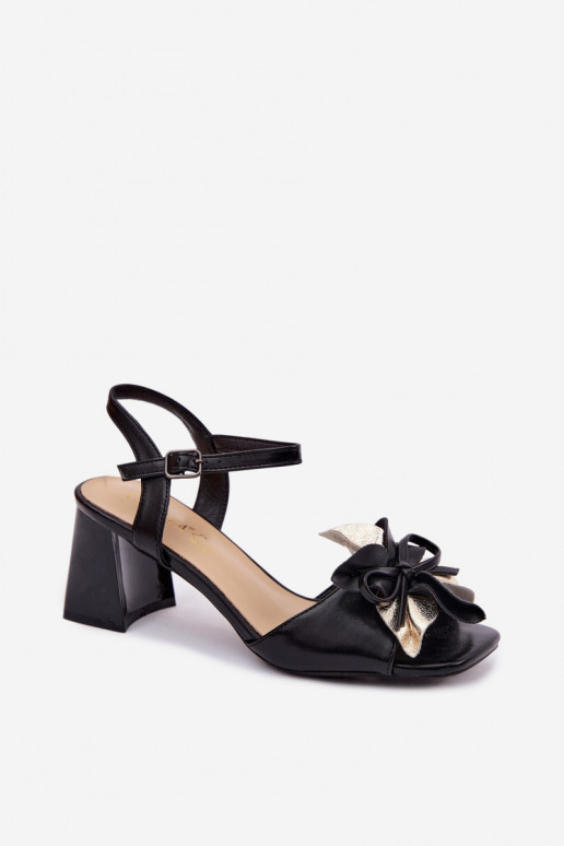 Sandalias de tacón alto para mujer. Con decoraciones Una flor Vinceza 20283 de color negro