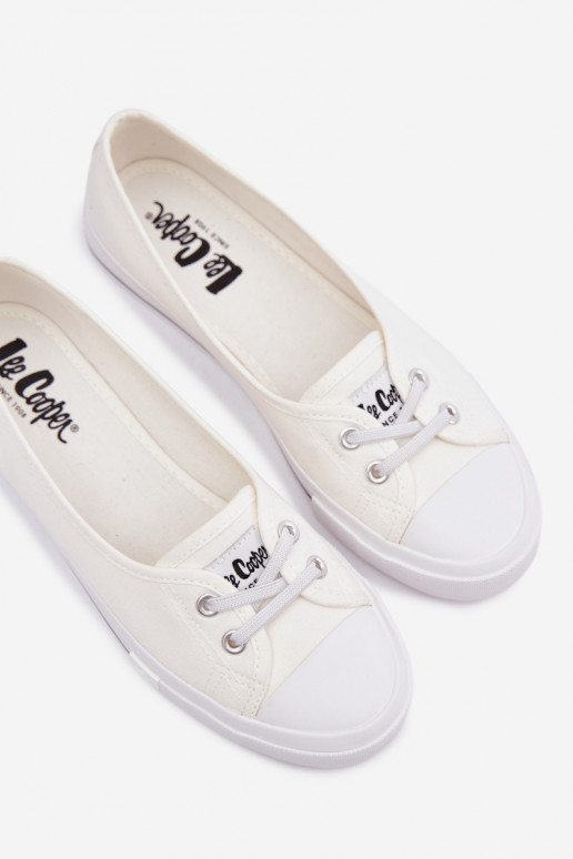 Zapatillas Zapatos de ocio Lee Cooper LCEN-26-31-4356 el color blanco