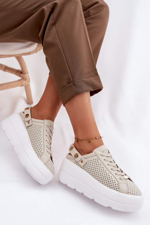Piel con elementos calados Zapatillas modelo zapatos. Femenino con una plataforma con correas Activado Pięcie D&A LR61-7088 beig