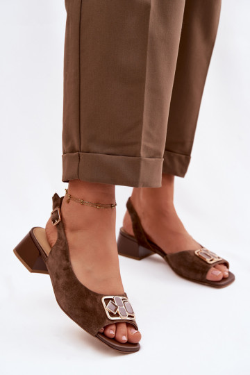 Sandalias elegantes de ante natural con tacones D&A CE61-3127 color marrón 2