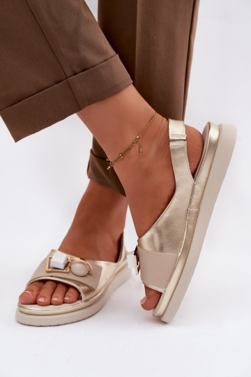 Sandalias para mujeres con ornamentos D&A GR61-5932 color dorado 2