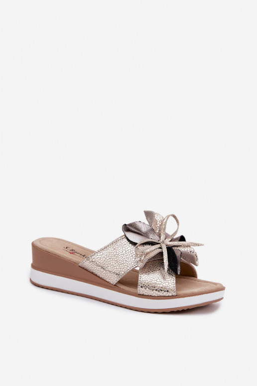 Zapatillas de cuero con una plataformaDekoracyjnym Una flor S.Barski GR61-5989 color dorado