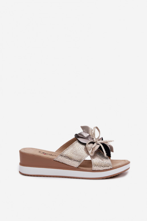 Zapatillas de cuero con una plataformaDekoracyjnym Una flor S.Barski GR61-5989 color dorado