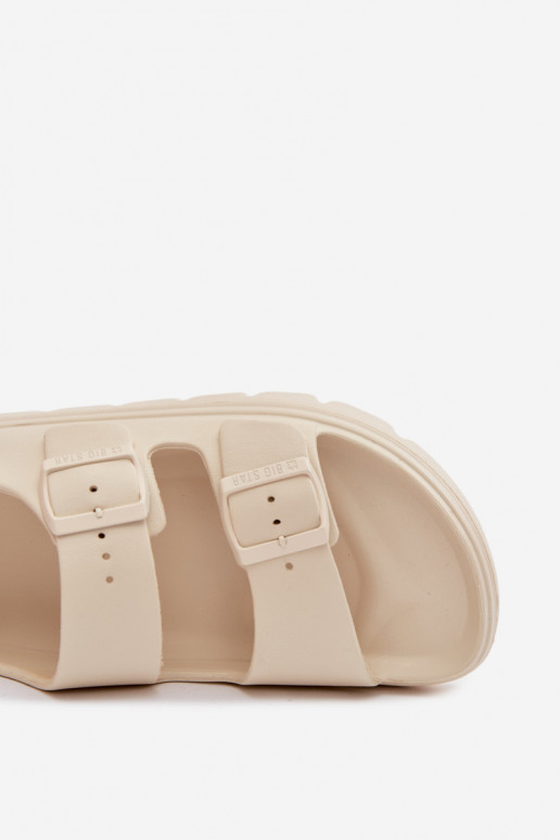 Zapatillas ligeras Sandalias de mujer con una plataforma Big Star TT274A032 color marfil