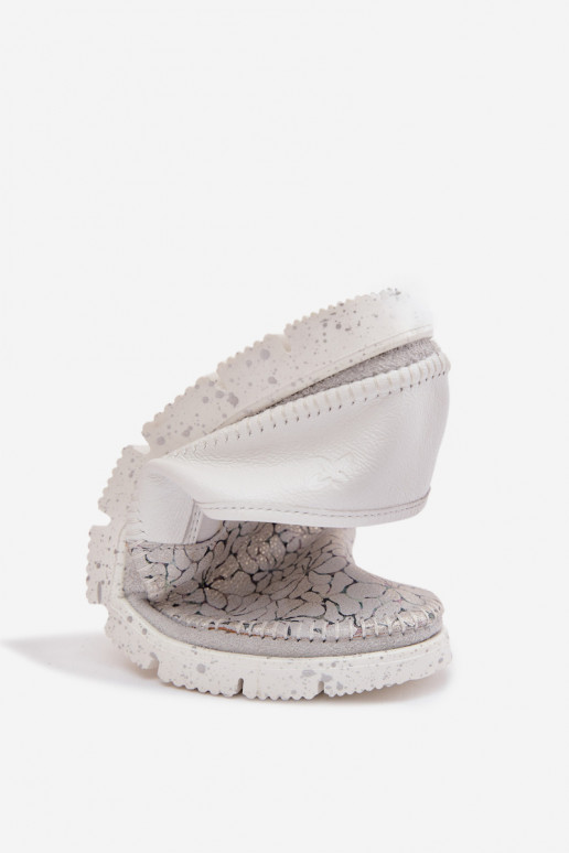 Botas de piel de mujer. Tiene queciejka 03512-70 Blanco-color plata