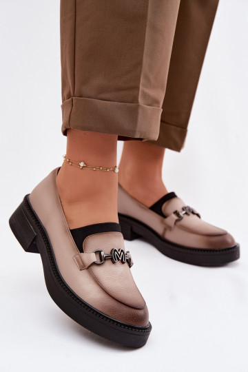 Mocasines de cuero para mujer con detalles decorativos Vinceza 39985 color arena