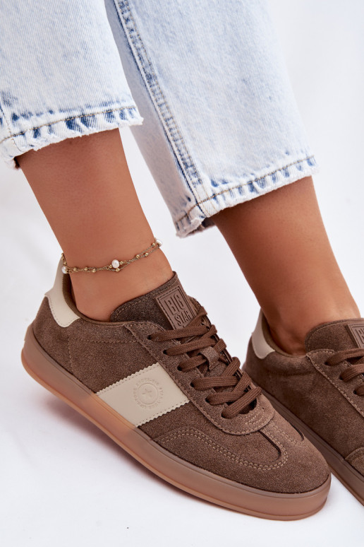 Zapatillas modelo zapatos. Femenino Big Star TT274116 color marrón