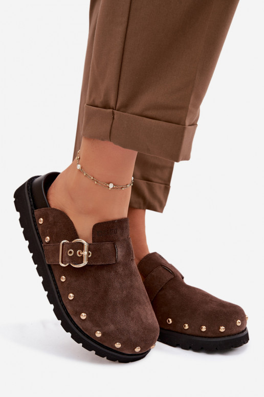 Zapatillas Zuecos de gamuza con una plataforma con remaches I con hebillas Big Star TT274952 CzekoladoAe