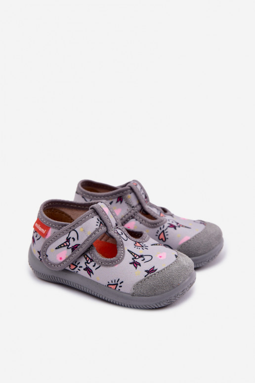 Zapatillas Milami Infantil Elastyczne con sujetadores adhesivos unicorniosc color gris Ambette