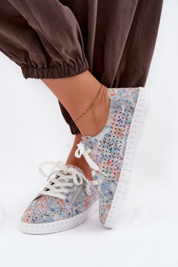 Zapatos con elementos calados de ante con detalles color plata Kamelia 2