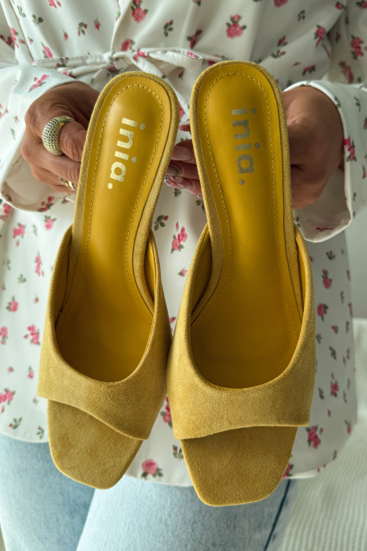 zapatillas de mujer Activado Smukłym Obcasie color amarillo Revina