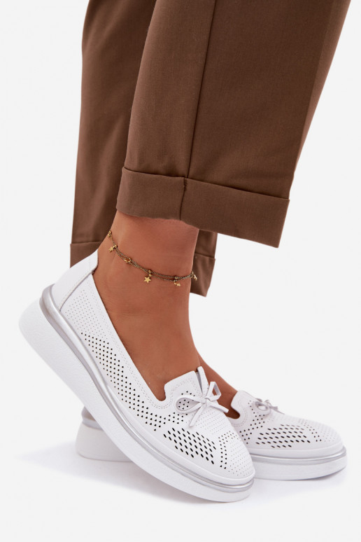 Piel con elementos calados zapatos con una plataforma S.Barski LR61-7043 el color blanco