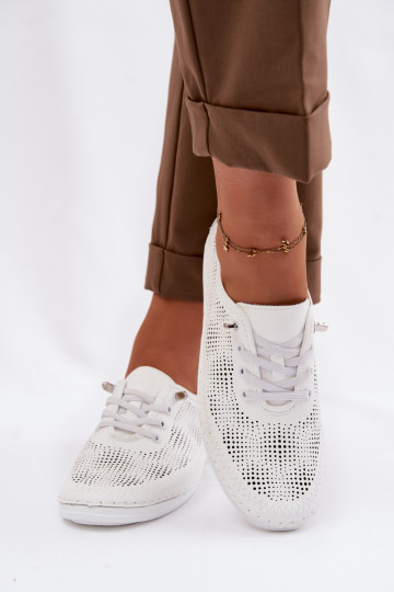 Zapatos de cuero para mujer con elementos calados S.Barski LR61-7083 color blanco 2