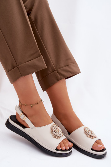 Sandalias para mujer con detalles ornamentales D&A GR61-5937 color arena