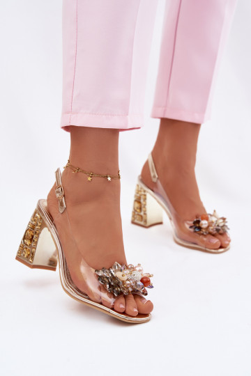 Sandalias transparentes con tacones y brillantes color dorado Vinceza 70121