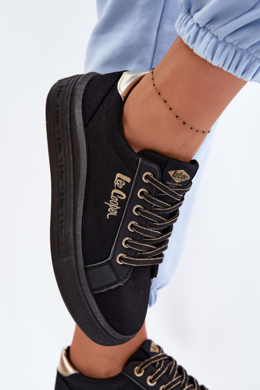 Zapatos de ocio con una plataforma Lee Cooper LCEN-26-44-4476 de color negro