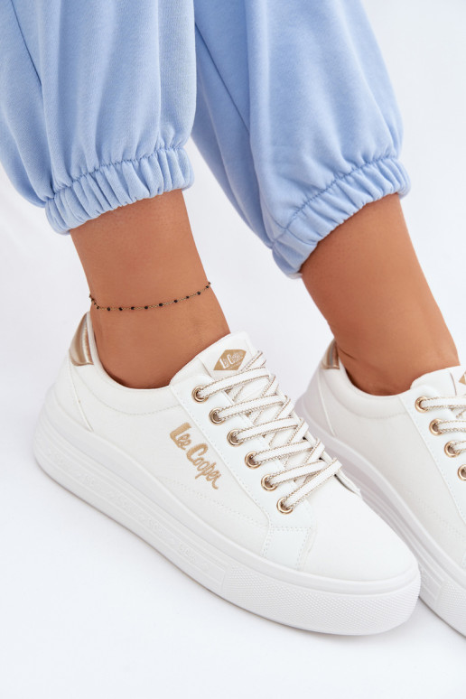 Zapatos de ocio con una plataforma Lee Cooper LCEN-26-44-4478 el color blanco
