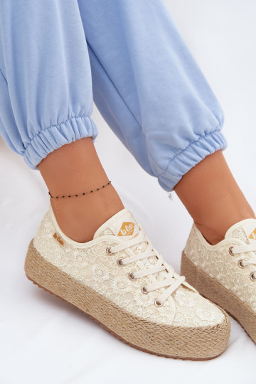 con motivos de encaje zapatos casuales alpargatas con una plataforma Lee Cooper LCEN-26-31-4328 beige