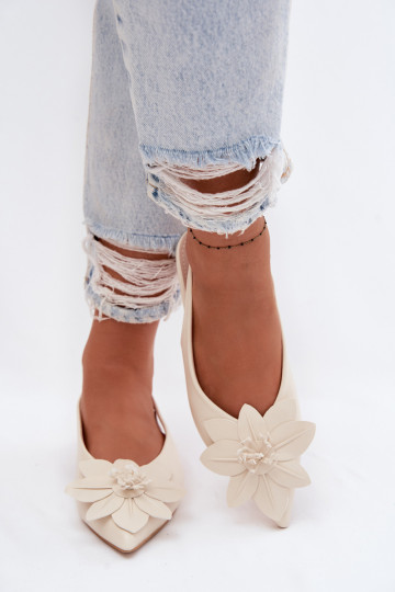 Sandalias de color marfil para mujer con tacones anchos y flor decorativa Telivette 2