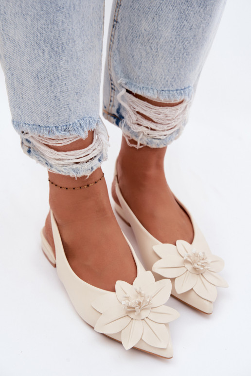 Sandalias de mujer con tacones anchosDekoracyjnym Una flor color marfil Telivette