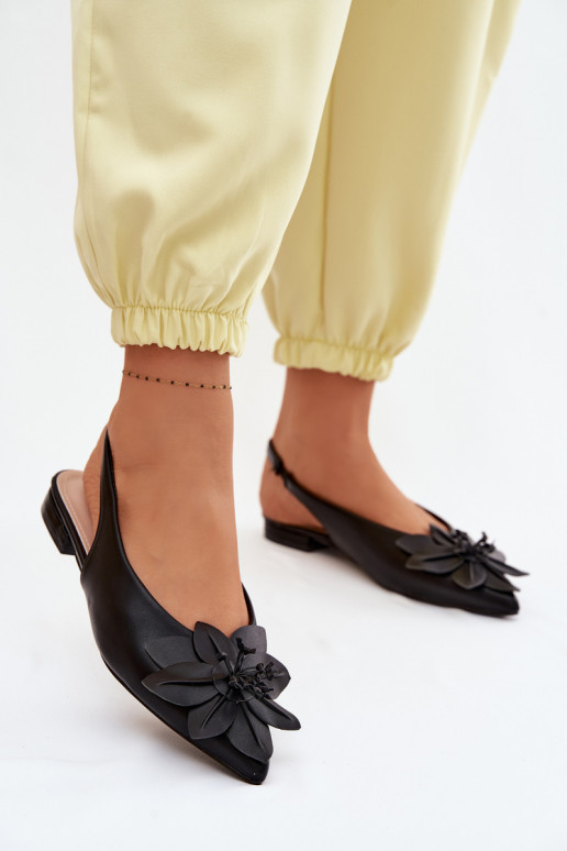 Sandalias de mujer con tacones anchosDekoracyjnym Una flor de color negro Telivette