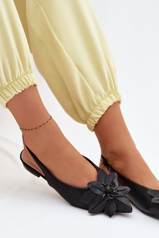 Sandalias de mujer con tacones anchosDekoracyjnym Una flor de color negro Telivette